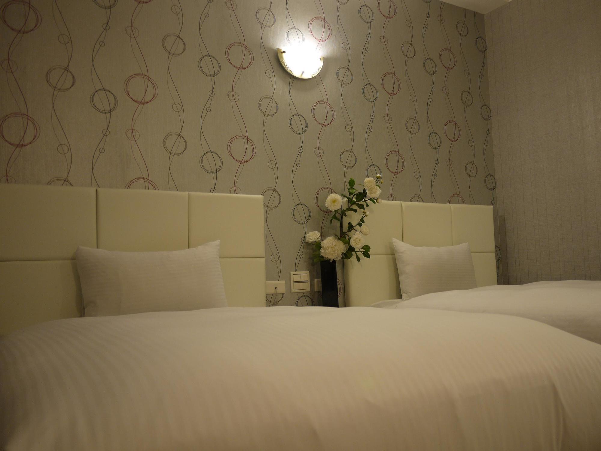 Just Enjoy Business Hotel Tainan Exterior foto